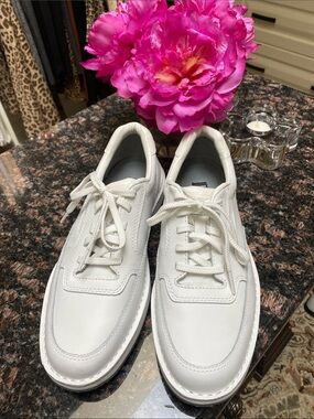 Men’s Rockport ProWalker - White Leather Lace-Up Sneakers. Like NEW. Size 8